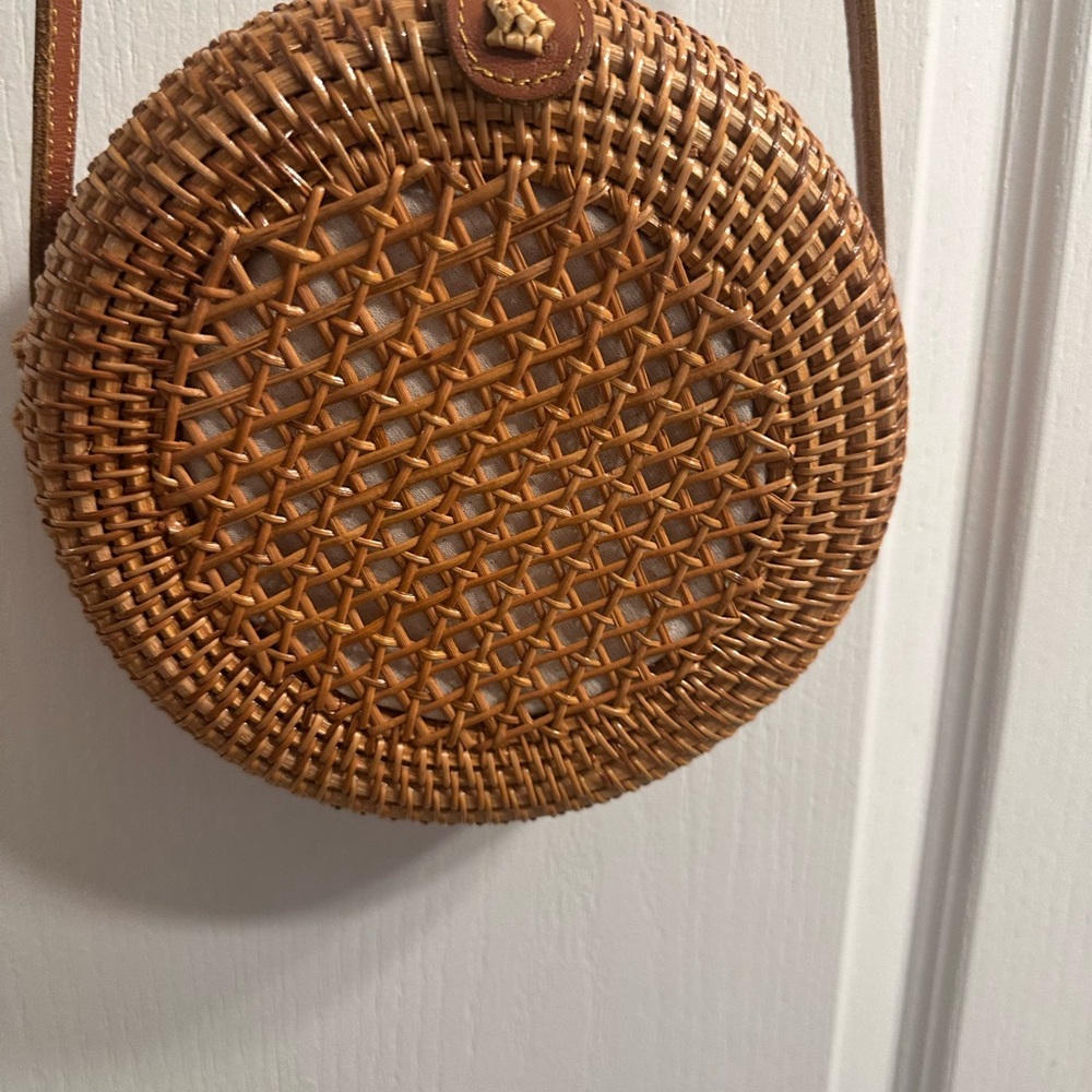 Boho Round Rattan Crossbody Bag Woven Straw Purse - Picture 3 of 4
